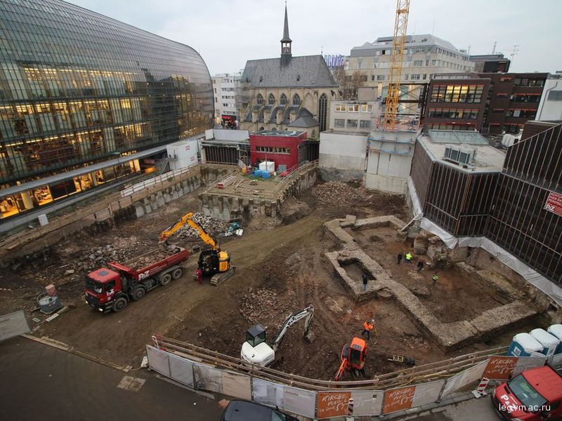 Archaeologists identified the library based on a series of wall niches that once housed ancient scrolls (Hi-flyFoto/Roman-Germanic Museum of Cologne)