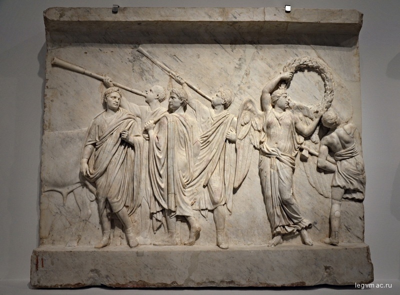 Торжества в честь победы при Акции. Мраморный рельеф 14–37 годов н.э., Авеллино