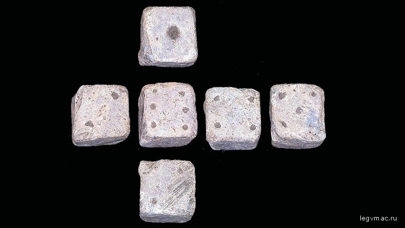 Древнеримская свинцовая игральная кость с маркировкой в виде точек, найденная археологом-любителем в Великобритании. Фото: The Portable Antiquities Scheme / Wikimedia Commons