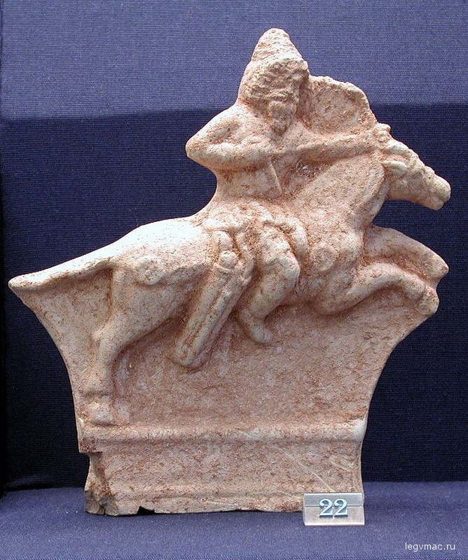 Терракотовая статуэтка, изображающая парфянского конного лучника. Британский музей, Лондон.