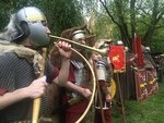 Легионеры, прекрасные дамы и бои на мечах в парке Екатерингоф