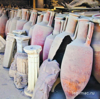 Falernum в глиняных амфорах выдерживали более 10 лет и отправляли во многие провинции Древнего Рима. Фото Depositphotos/PhotoXPress.ru