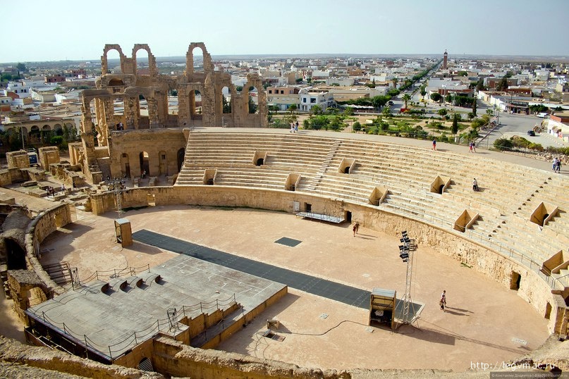 Римский амфитеатр в городе Эль-Джеме, Тунис