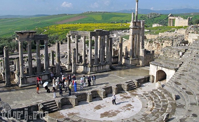 Римский амфитеатр в городе Дугга, Туннис