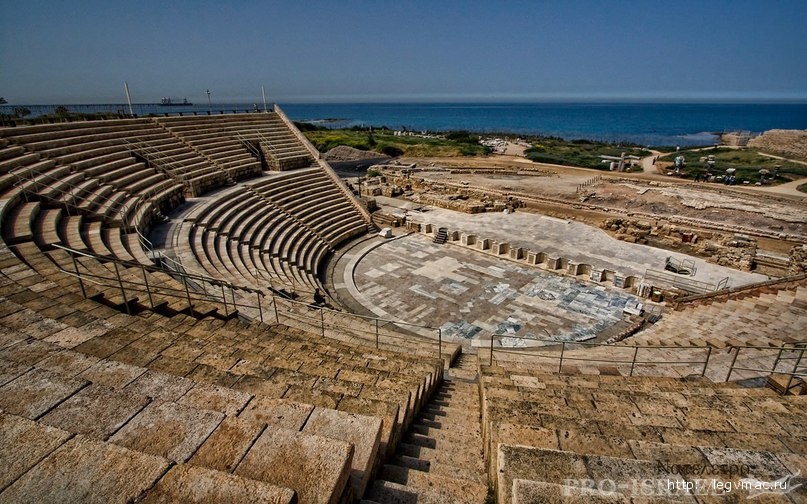 Римский амфитеатр в городе Кейсария, Израиль