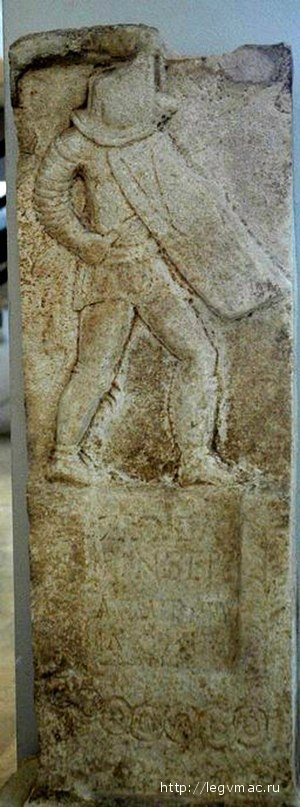 Надгробная стела гладиатора. 1 - 2 вв.н.э. Музей в Амфиполе.