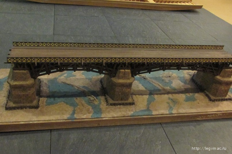 Модель фрагмента моста Константина, соединявшего