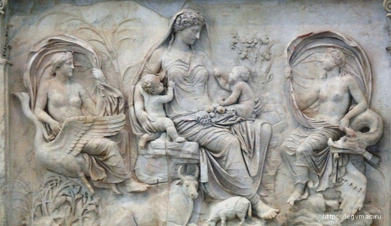 Богиня Теллус, рядом - символы воздуха и воды. Рельеф. Мрамор. 13-9 до н. э. Рим, 'Алтарь мира