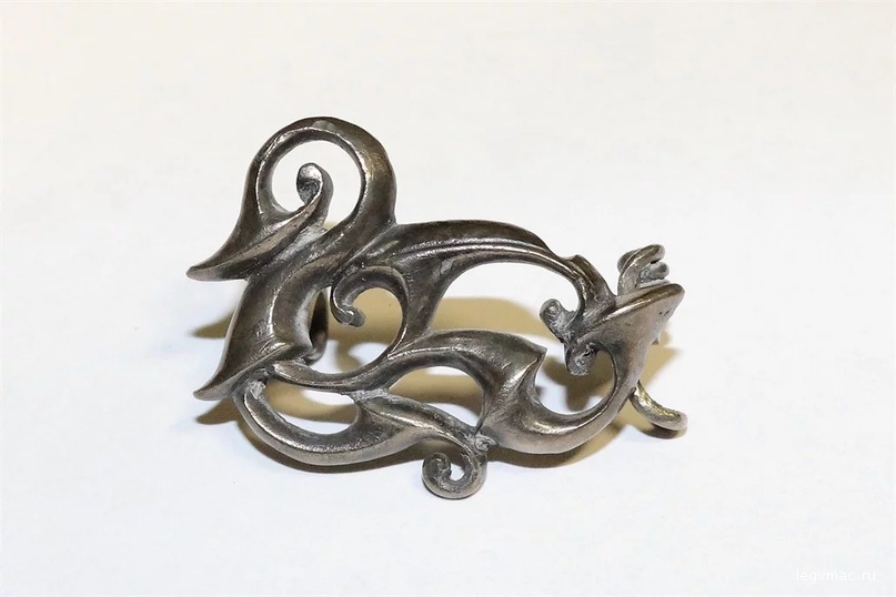 Серебряная брошь в форме утки в кельтском стиле, Виндоланда