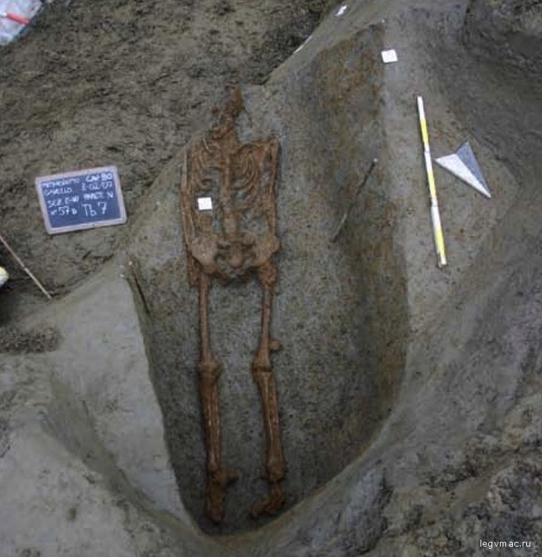 Скелет распятого, найденный под Венецией.