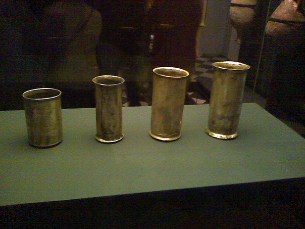 Древнеримские стаканы